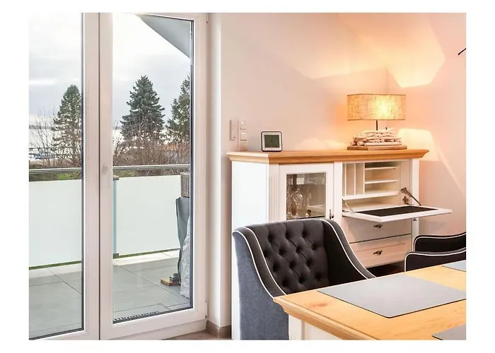 Three-master House No 5 Semesterbostad